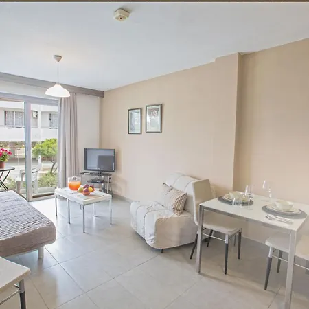 Helle Mit Balkon * Ayia Napa